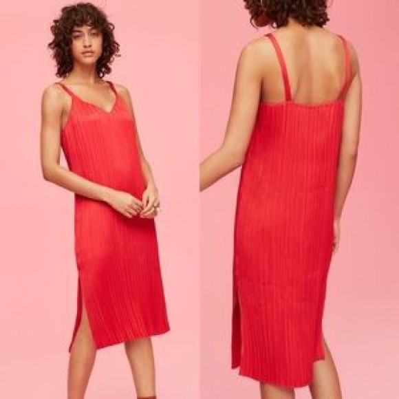 Aritzia little moon red pleated raphia midi dress - Picture 2 of 9